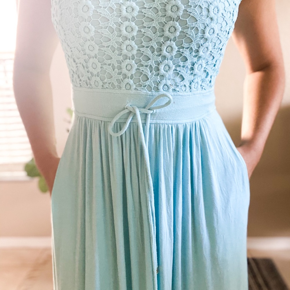 Dress - Picture 2 of 4